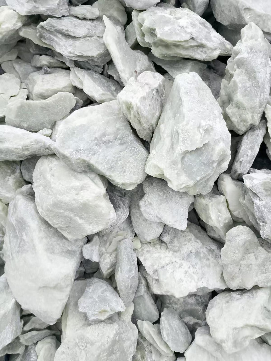 Large natural white talc lumps from Sherwan